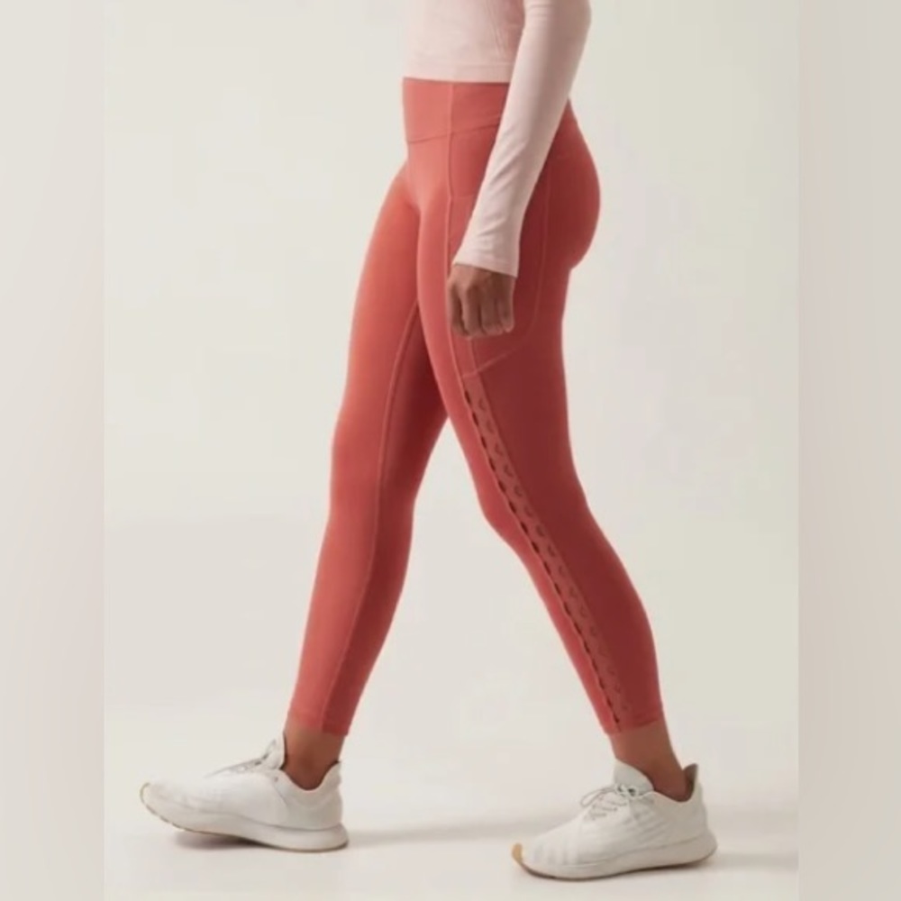 Athleta Ultimate Stash Craft 7/8 tight size large, muted red